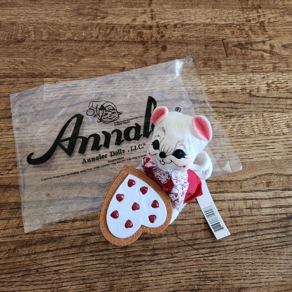 Annalee Valentine Cookie Mouse - Picture 3 of 11